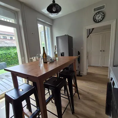 Holiday home Le Clos Des Domes - Centre Avec Jardin Clermont-Ferrand